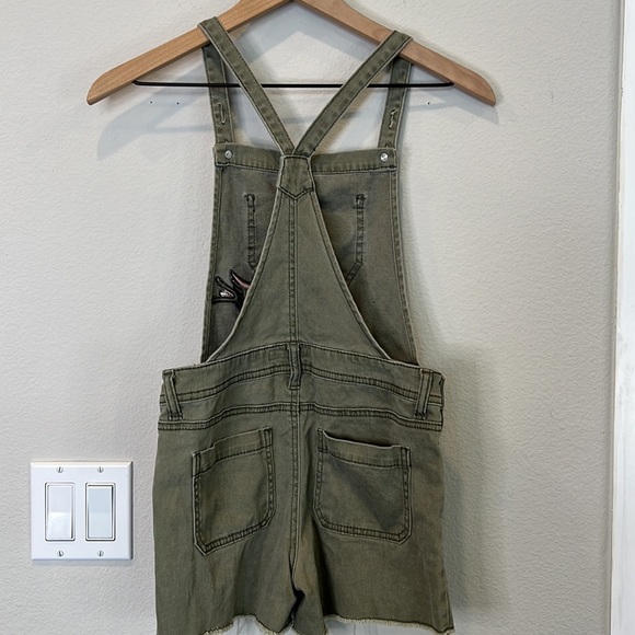 Tinsey Green Stetchy Overalls with Patches - Picture 4 of 7